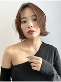 黒髪 グレーベージュ レイヤーロング 前髪パーマ外はね