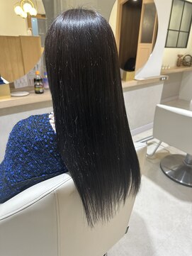 アンド ラ ブランシュ(&.La Blanche) 黒髪カタログ/グレーベージュ/レイヤーロング/アッシュカラー