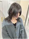 ウルフレイヤーカット 黒髪 グレーベージュ レイヤーロング