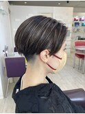 刈り上げ女子×ハイライト×デザインカラー×ショート×上大岡駅