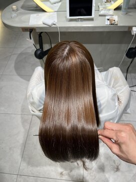 ロンドメリア 天神大名店(Lond Melia) ★グレージュカラー斜めバングデザインカラーシルキー ベージュ