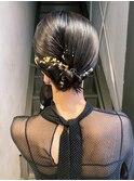 お呼ばれヘアピタッとタイトアレンジ！金箔アレンジ