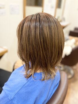 フリージア(freesia) 30代40代50代/外ハネボブ/艶髪スタイル