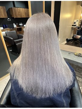 ラピス 横浜(Lapis) グレーシルバーブリーチカラーシールエクステ