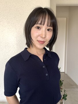 キュー(que) フェイスレイヤーボブ オリーブブラウン