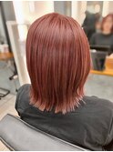 艶感ピンクブラウンの切りっぱなしボブ