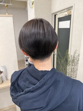 ルフトバイアンビエンテ(Luft by ambiente) 刈り上げショートスタイル