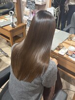 アネーロバイエーケー(ANHELO by AK)&nbsp;思わず触れたくなる艶髪に♪ 髪質に合わせた縮毛矯正