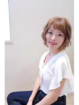 ヴェジールヘアデザイン(Vezir hair design) 正統派ボブをハイトーンでカジュアルに
