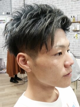サロンドクロエ(Salon de Chloe) 【シルバーアッシュ色】 アシメ__ツーブロック__ヘアカラー(1)