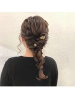 ファム(fam)&nbsp;ねじねじ×立体みつあみの編みおろし