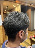 クセを活かしたツーブロックショート
