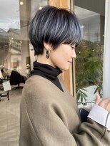 トゥナ(Tuna) 毛先カラー(ブルーシルバー)