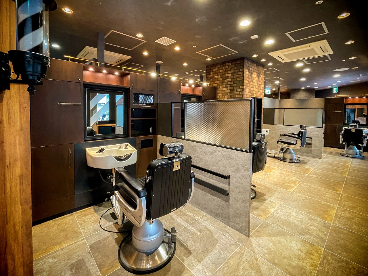 ビート バーバーショップ 大阪駅前第3ビル店(BEET BARBERSHOP