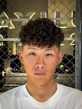 フジヤマ バーバー ショップ(FUJIYAMA BARBER SHOP) スペインカール