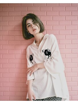 トーリ(TO/RE) ストレートボブ&アッシュベージュ