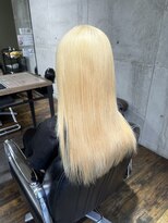 ガルボ ヘアー(garbo hair)&nbsp;ハイトーン 10代 20代 抜きっぱなしブロンド ブリーチ ブロンド