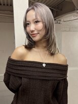 イル(iru)&nbsp;ミディアムレイヤー　グレージュ　ハイトーンカラー