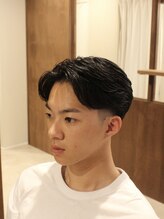 アザーハーフ(Other Half)&nbsp;テーパーフェードxセンターパート こなれた大人スタイル！