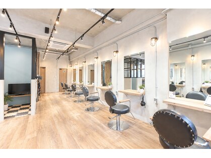 ラフィス ヘアー ティーダ 沖縄店(La fith hair tida)の写真