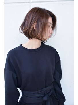 キアラ(Kchiara) 大人ショートボブ/切りっぱなしボブ