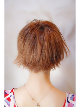 ブーケ(BOUQUET) カール・襟足・キレイ・無造作・エアリーショート・小顔