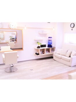 【駐車場5台完備】夜22時30分まで営業◎トリートメントを極めた経験豊富なオーナーによる上質髪質改善