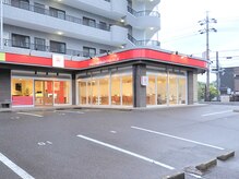 シュリンプ 梅森坂店(SHRIMP)の雰囲気（店舗入り口前に広い駐車場☆[白髪ぼかし/縮毛矯正/リタッチ]）