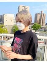 ルッツ(Lutz. hair design)&nbsp;ホワイトベージュ【千代田彩夏】