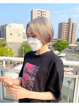 ルッツ(Lutz. hair design) ホワイトベージュ【千代田彩夏】