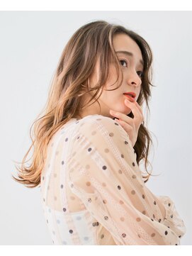 アイニー(ainee) 大人可愛いセミロングヘルシーレイヤー