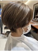 白髪ぼかしショート
