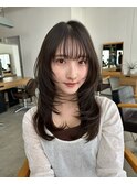 たっぷりレイヤーセミロングヘア