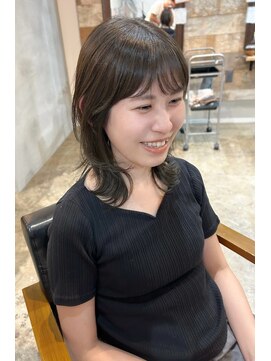 シー.(SHE.) 【SHE.】レイヤーカット/アッシュ/オリーブ/くすみカラー