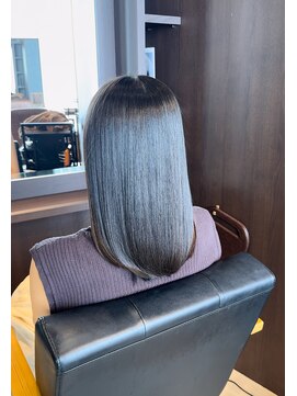 ロアナ 六本木(LOANA ROPPONGI) 髪質改善・縮毛矯正でサラッとまとまるストレート
