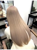 ベージュ