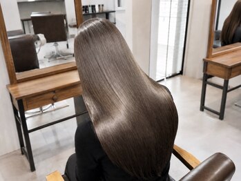ヴェアリ 西麻布(VARY)の写真/予約殺到・口コミ多数！丁寧なカウンセリング×自然な柔らかさの美髪縮毛矯正。