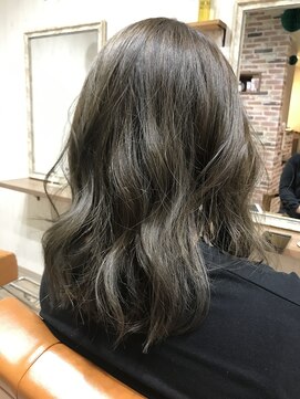 アトリエリリア ヘア(Atelier LILJA) オリーブアッシュ