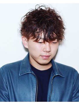 ワンワンオー バーバーショップ 博多店(@110 BARBER SHOP) フェザーマッシュサイドパートショート