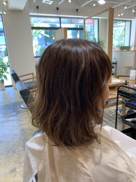 アドア(adore) ふんわりカールミディ