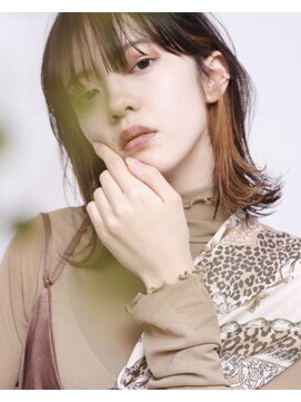 イル(ill) インナーカラー ボブ ハイトーン