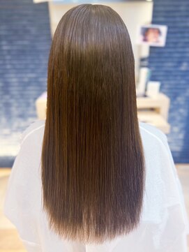 ヴィヴァーチェイルソーレ(VIVACE ilsole) 20代30代40代アッシュブラウン髪質改善カラー艶感ストレート