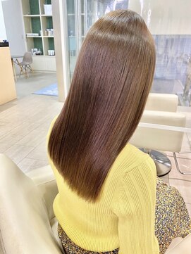 ビームズ ヘアー ブラン(Bee ms HAIR Blanc+) ロングヘアーツヤ髪ストレートスタイル髪質改善トリートメント