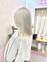 ロンド レア 天神大名店(Lond Le’a) 小顔に見せるヘア/ワンレン/ボブウルフ/ネビージュ/黒髪カタログ