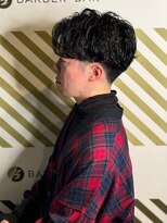 バーバーバー アカバネ(BARBER-BAR AKABANE)&nbsp;女性ウケ間違いなしのセンターパート＃3
