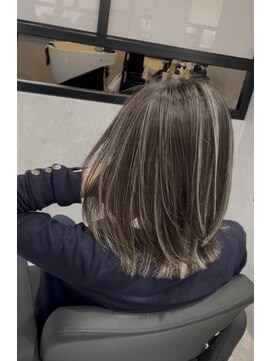 フク ヘアーワークス バイ フェニーチェ(fuku hair works by FENICE) コントラストハイライト