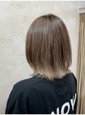グレージュインナーカラーレイヤースタイル