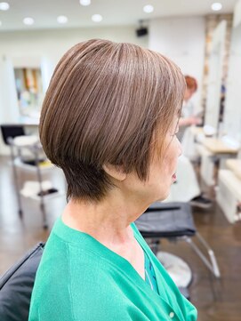 ディーボーイ 下通本店(D-BOY) ホワイトベージュ/ハイライト/ショートボブ/ミセス/大人ヘア