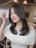ヴィヴィッド オモテサンドウ(ViViD omotesando)&nbsp;大人上品レイヤー/透明感オリーブグレージュ/扱いやすい◎