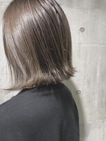 ホワイト 伊勢崎(WHITE)&nbsp;イルミナ×アッシュ×外ハネ×ボブ【伊勢崎 イルミナカラー】